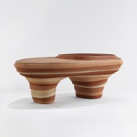 <a href=https://www.galeriegosserez.com/gosserez/artistes/salamoun-roula.html>Roula Salamoun</a> - Strata table Magna - Table Basse